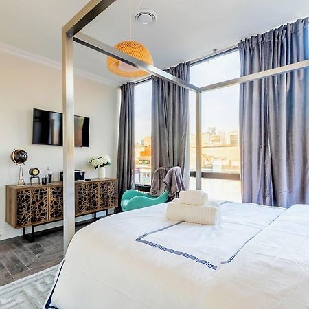 تورونتو Modern Pet-Friendly Chinatown Apartment المظهر الخارجي الصورة