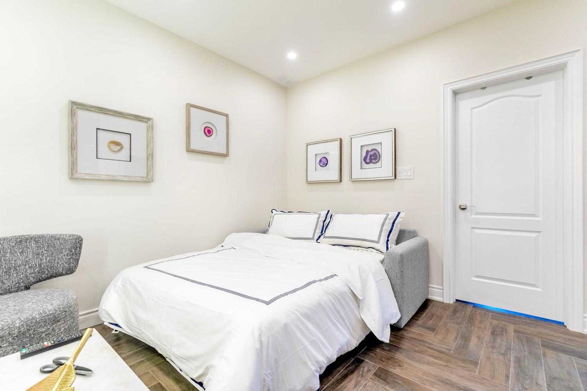 تورونتو Modern Pet-Friendly Chinatown Apartment المظهر الخارجي الصورة